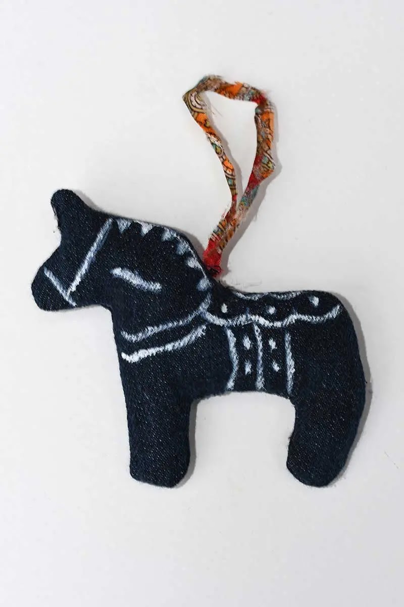 Embrace the Holiday Spirit with a Dala Horse Christmas Ornament DIY